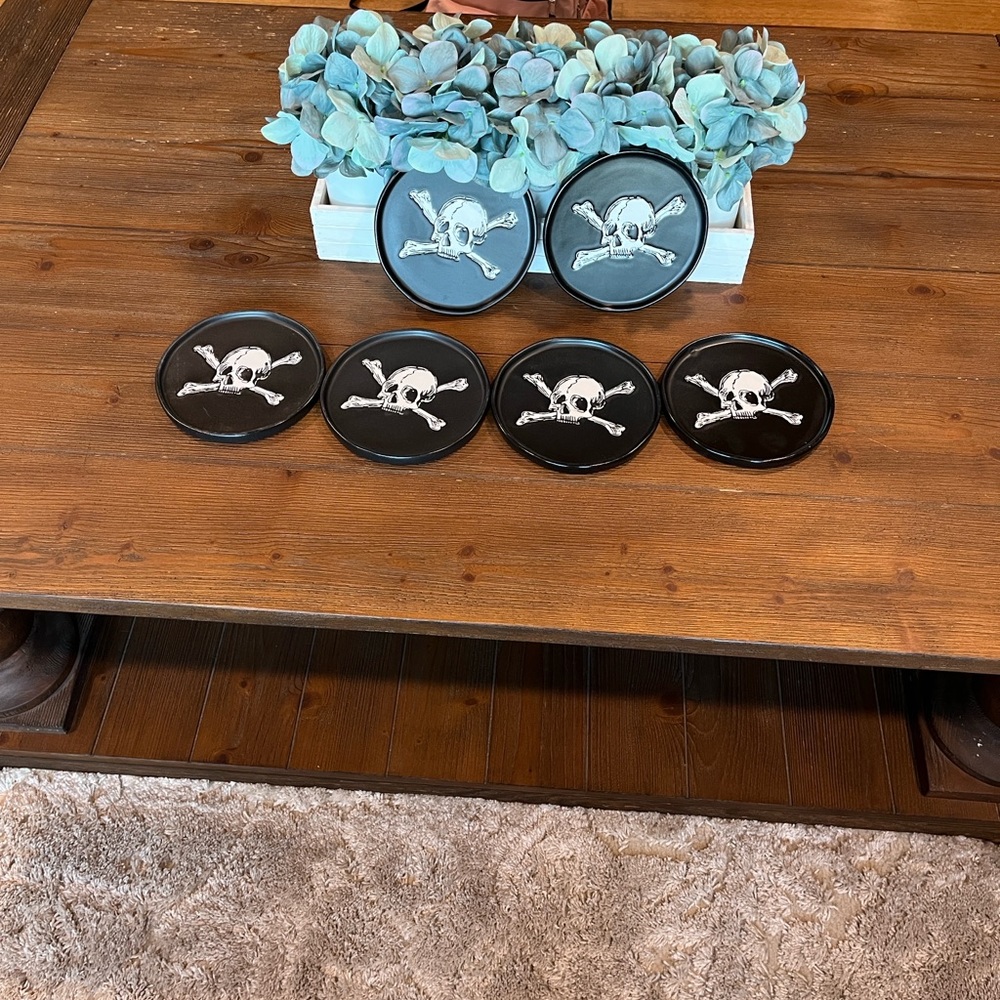 NWT Threshold Skull Crossbones Black 6" Stoneware Appetizer Plates Set Of 6
